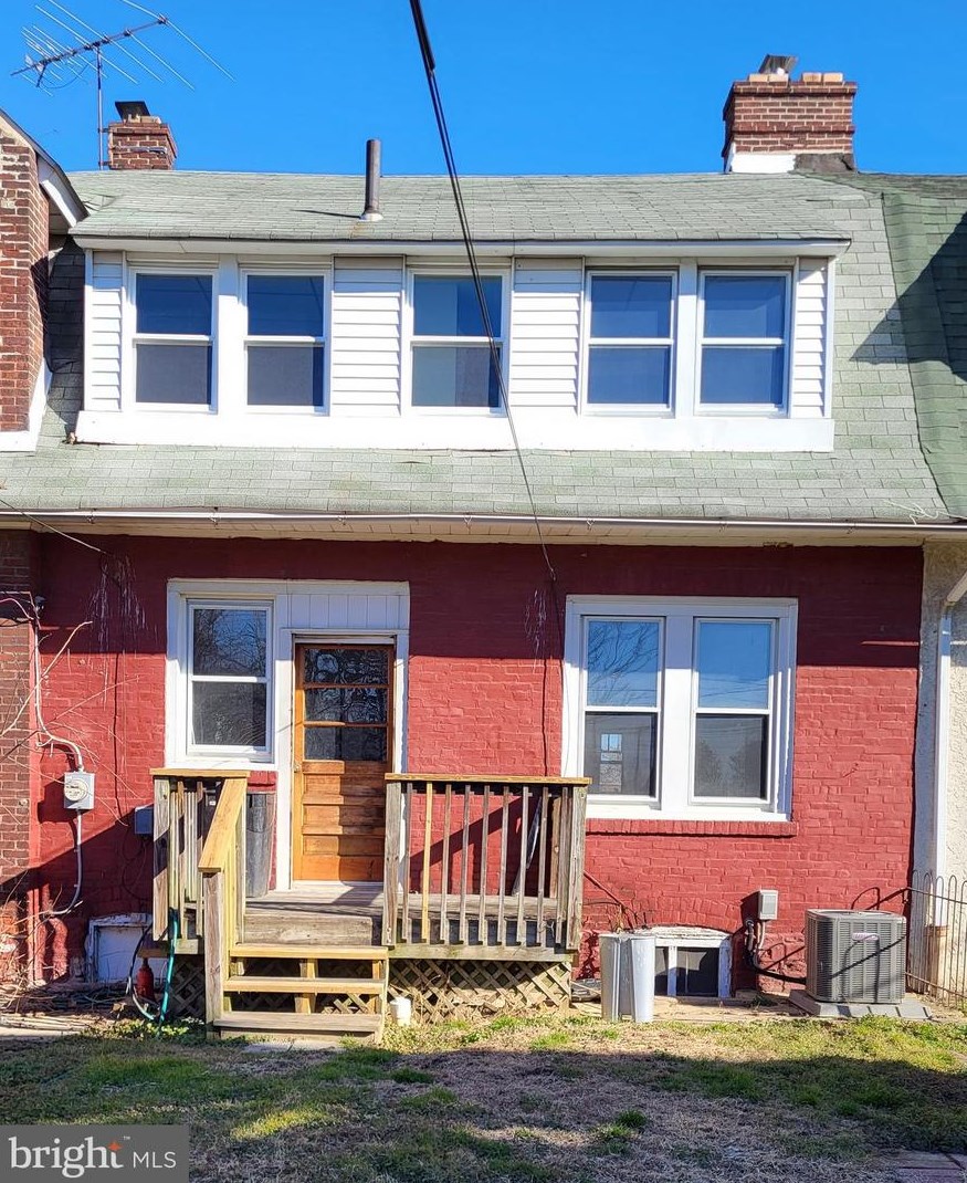 3 Plaza St, Boothwyn, PA 19061