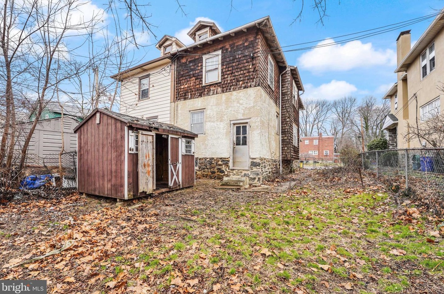 302 Clifton Ave, Sharon Hill, PA 19079