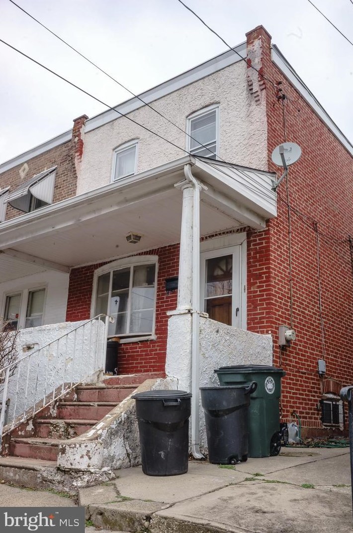1033 Townsend St, Chester PA  19013-2435 exterior