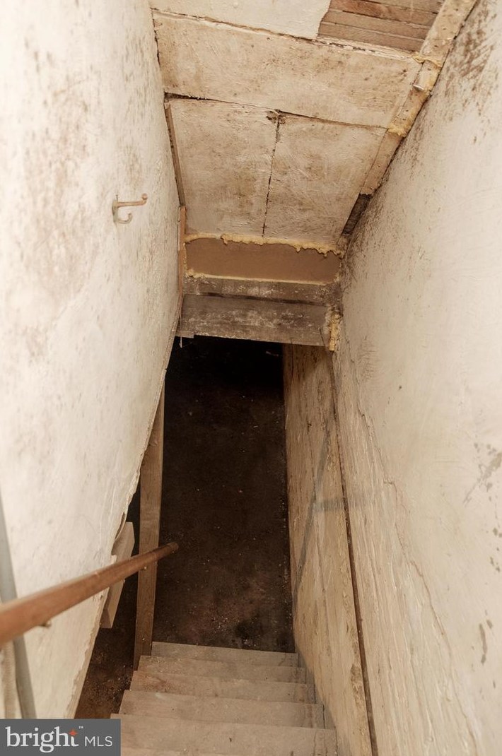 1033 Townsend St, Chester PA  19013-2435 exterior