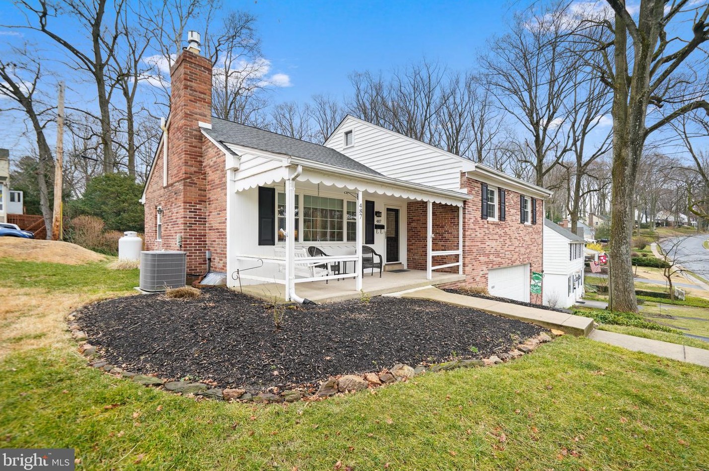 487 Kerr Ln, Coal Township, PA 19064
