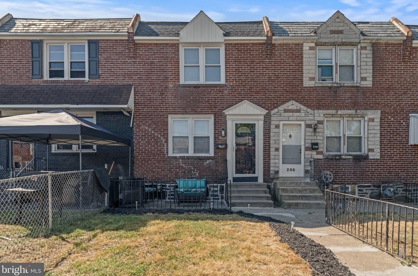 208 Spring Valley Rd, Darby, PA 19023