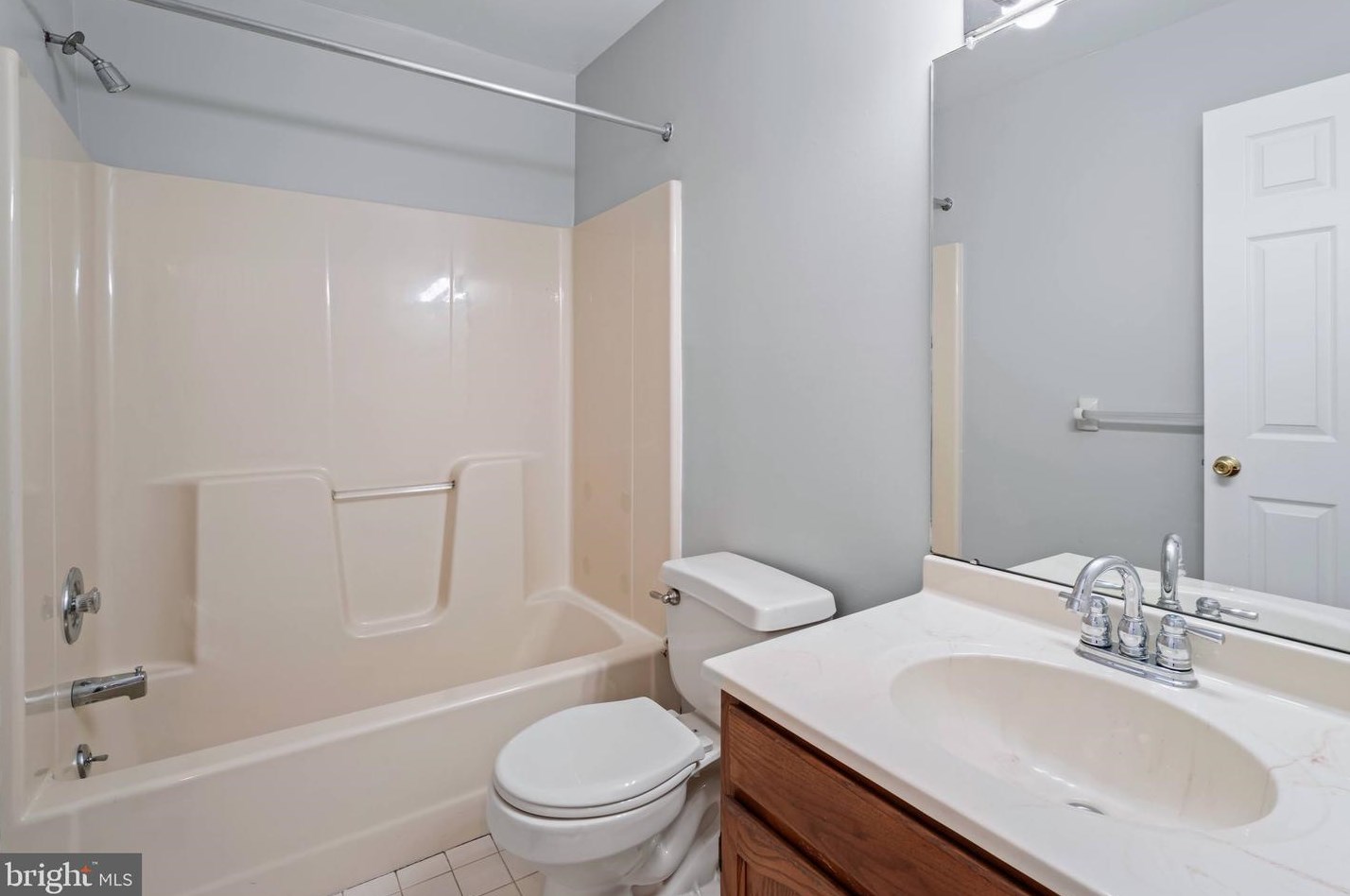 141 Knollwood Ct, Chester PA  19014-1260 exterior