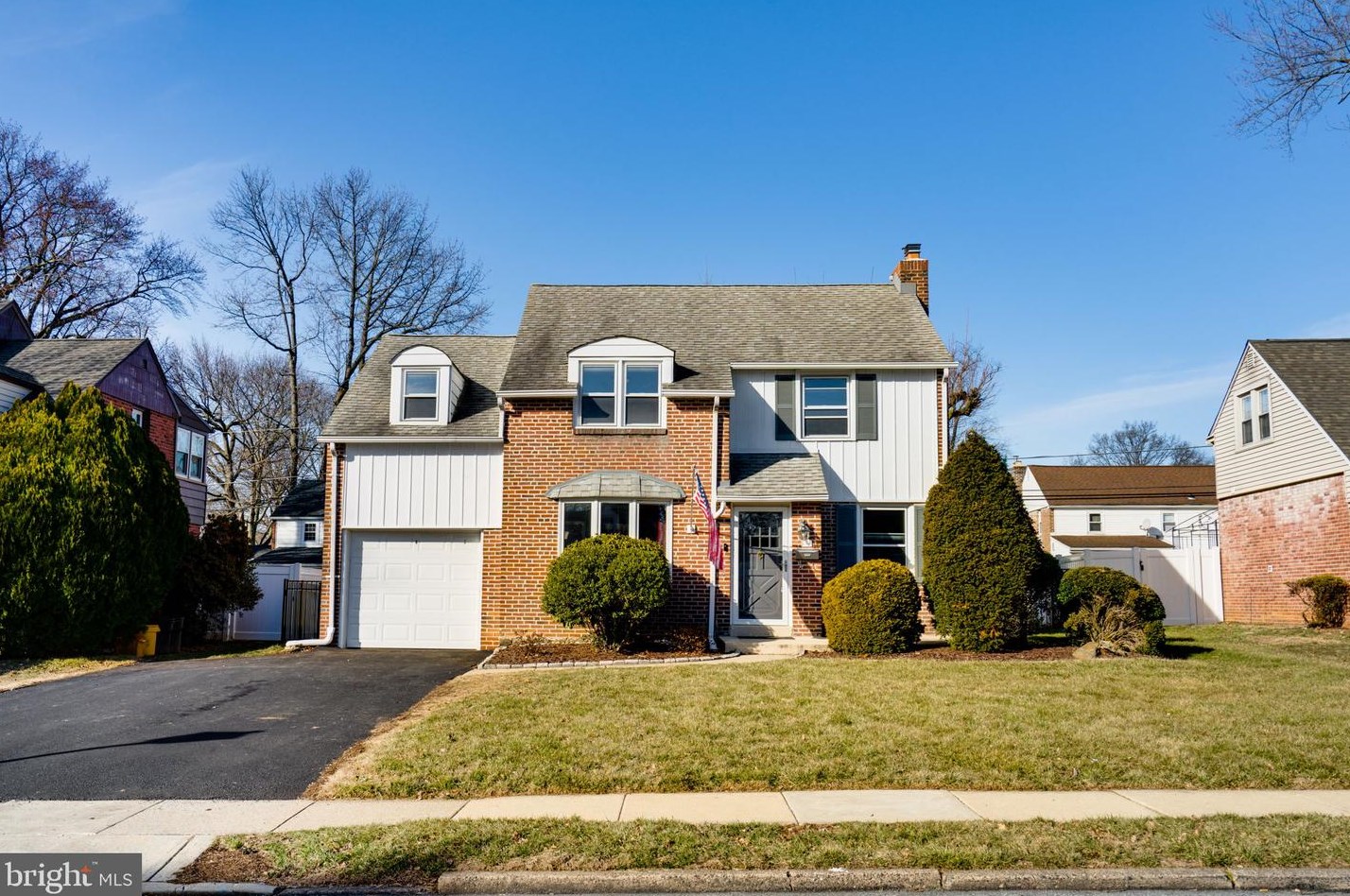 168 S Norwinden Dr, Coal Township, PA 19064