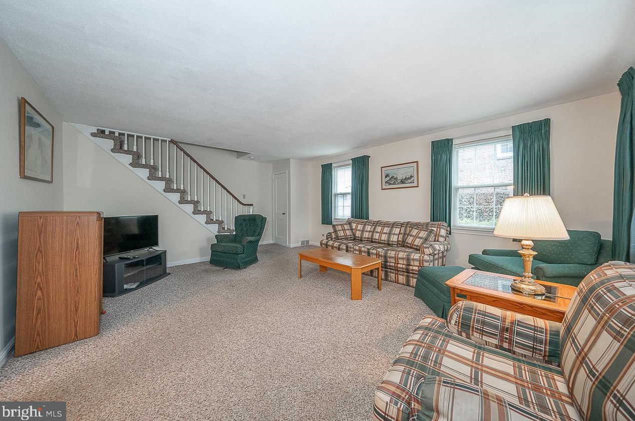 34 N Alford Rd, Coal Township, PA 19064