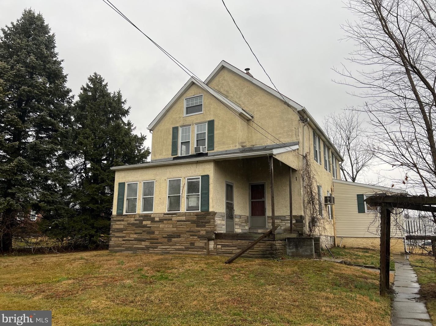 3143 Naamans Creek Rd, Boothwyn, PA 19061