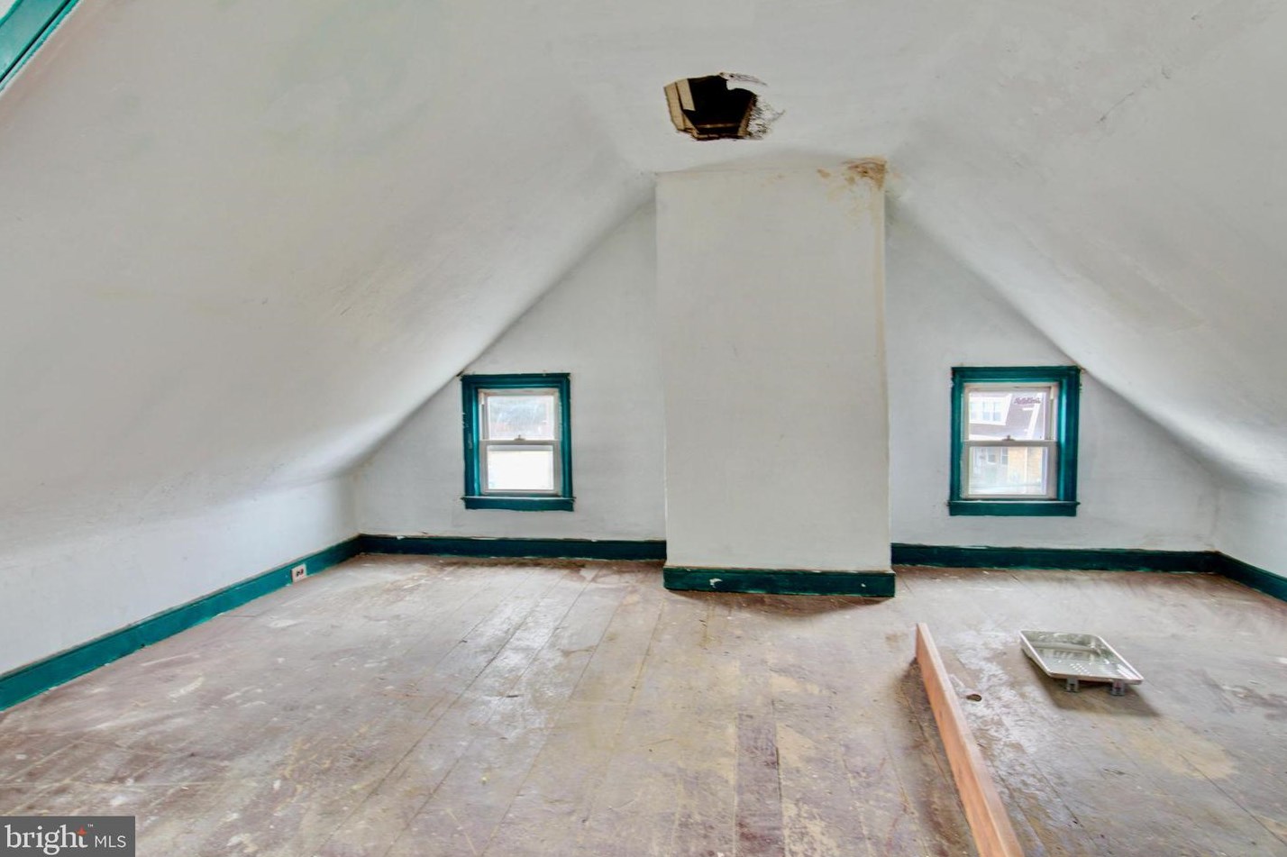 28 4th St, Chester PA 19013-4310 exterior