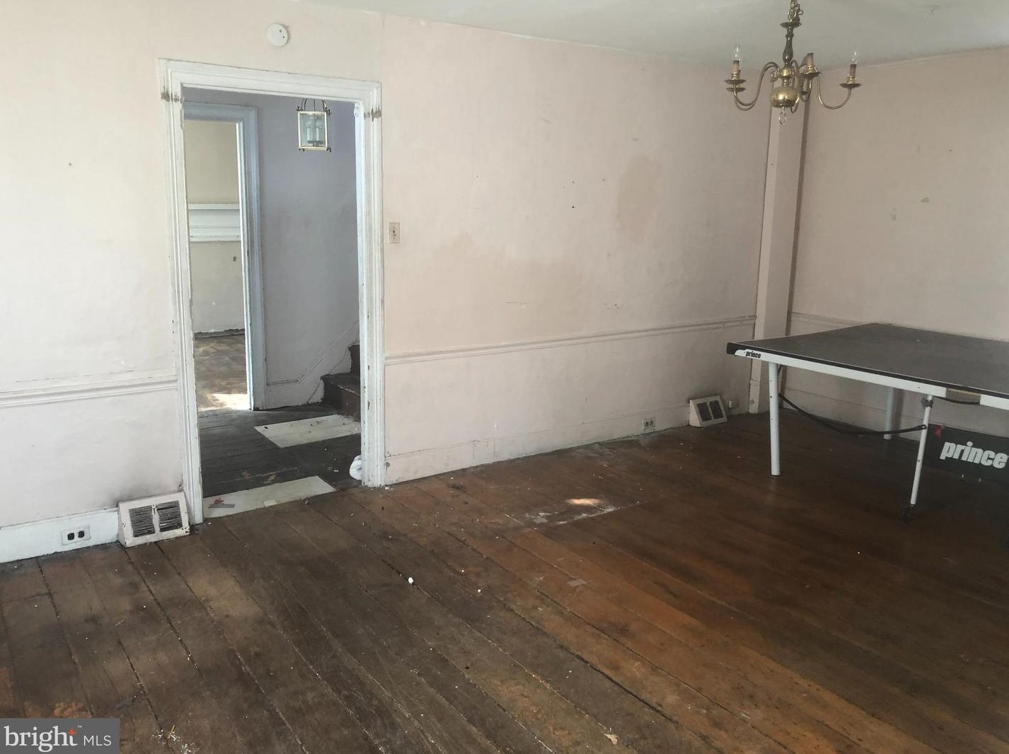 28 4th St, Chester PA 19013-4310 exterior