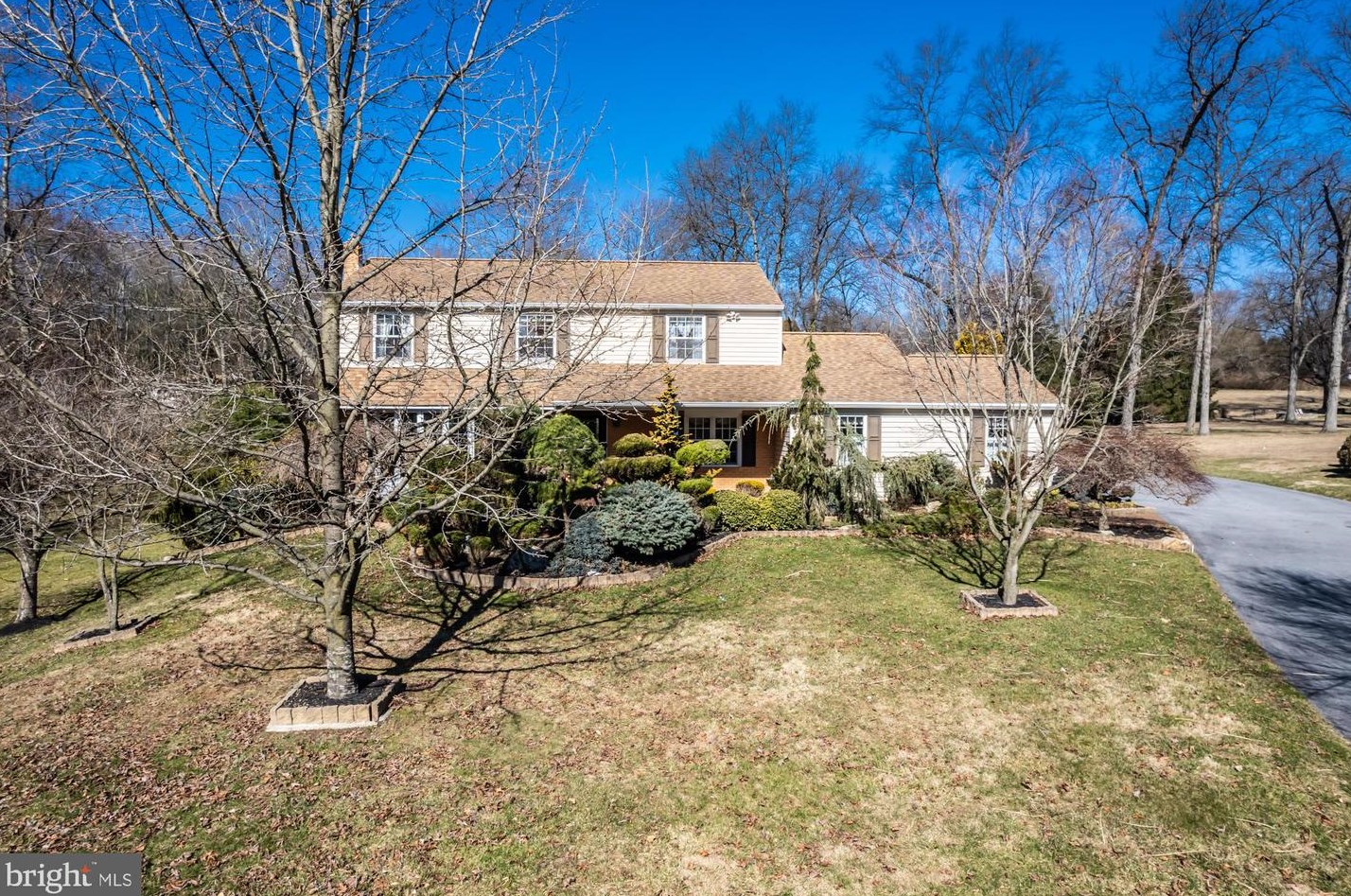 15 Elaine Dr, Thornton, PA 19373