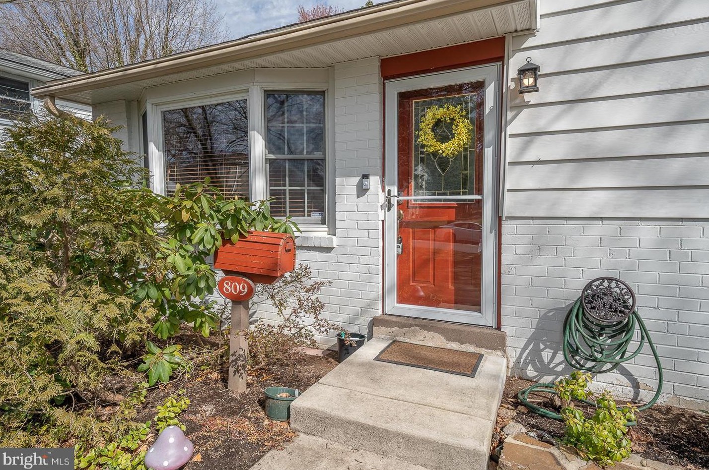 809 Valley View Rd, Media, PA 19063