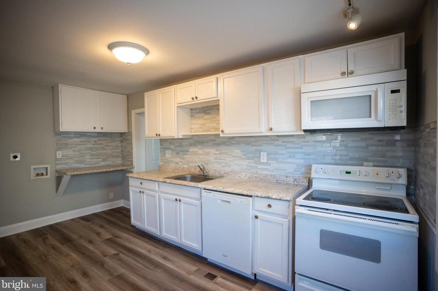 11 Front St, Chester PA  19015-2425 exterior