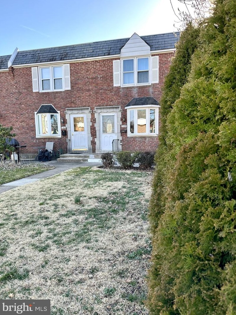 734 W Ashland Ave, Manor, PA 19036