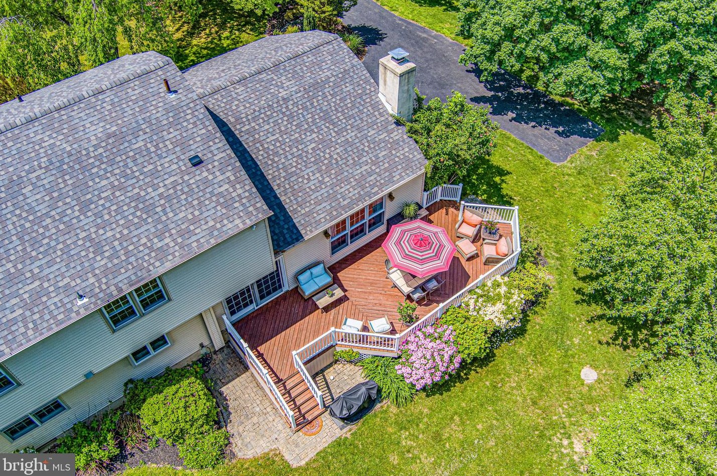 27 Country Ln, Glen Mills, PA 19342