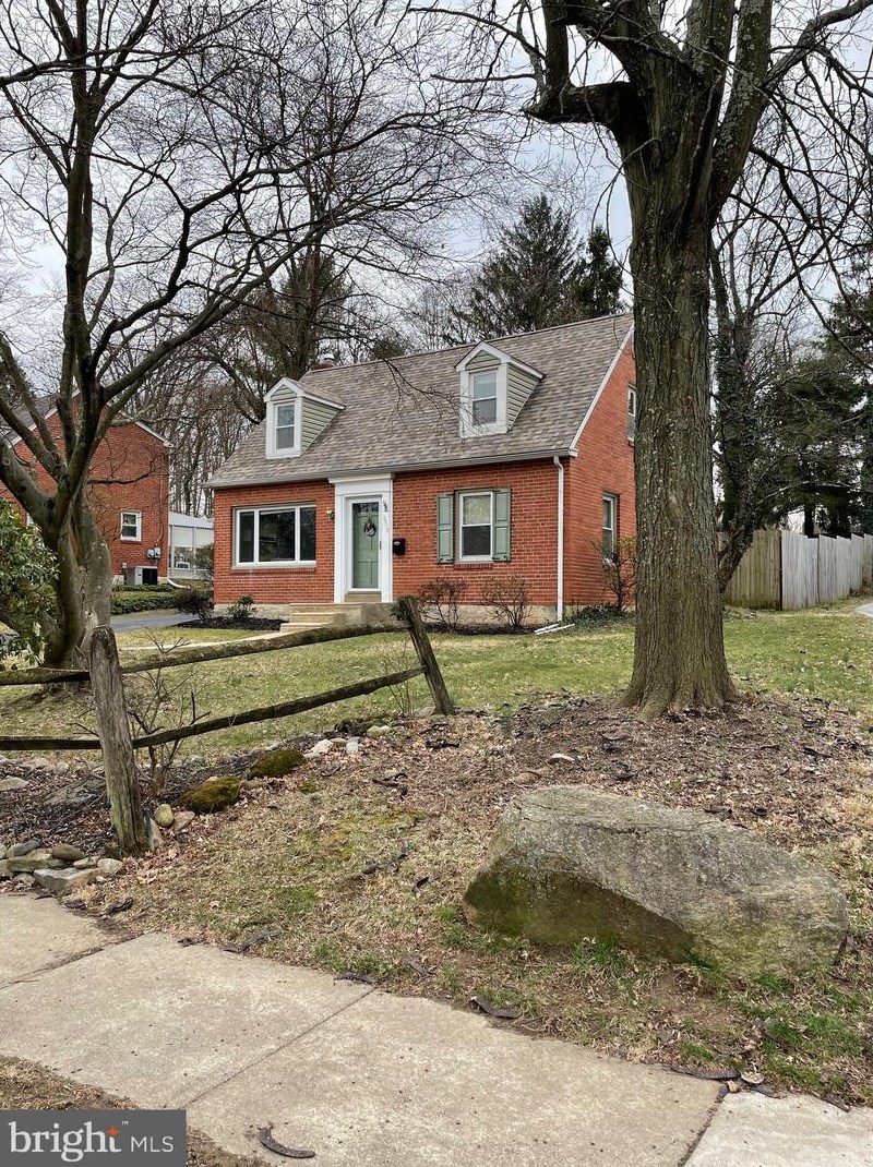 3212 Hilltop Rd, Newtown Square, PA 19073
