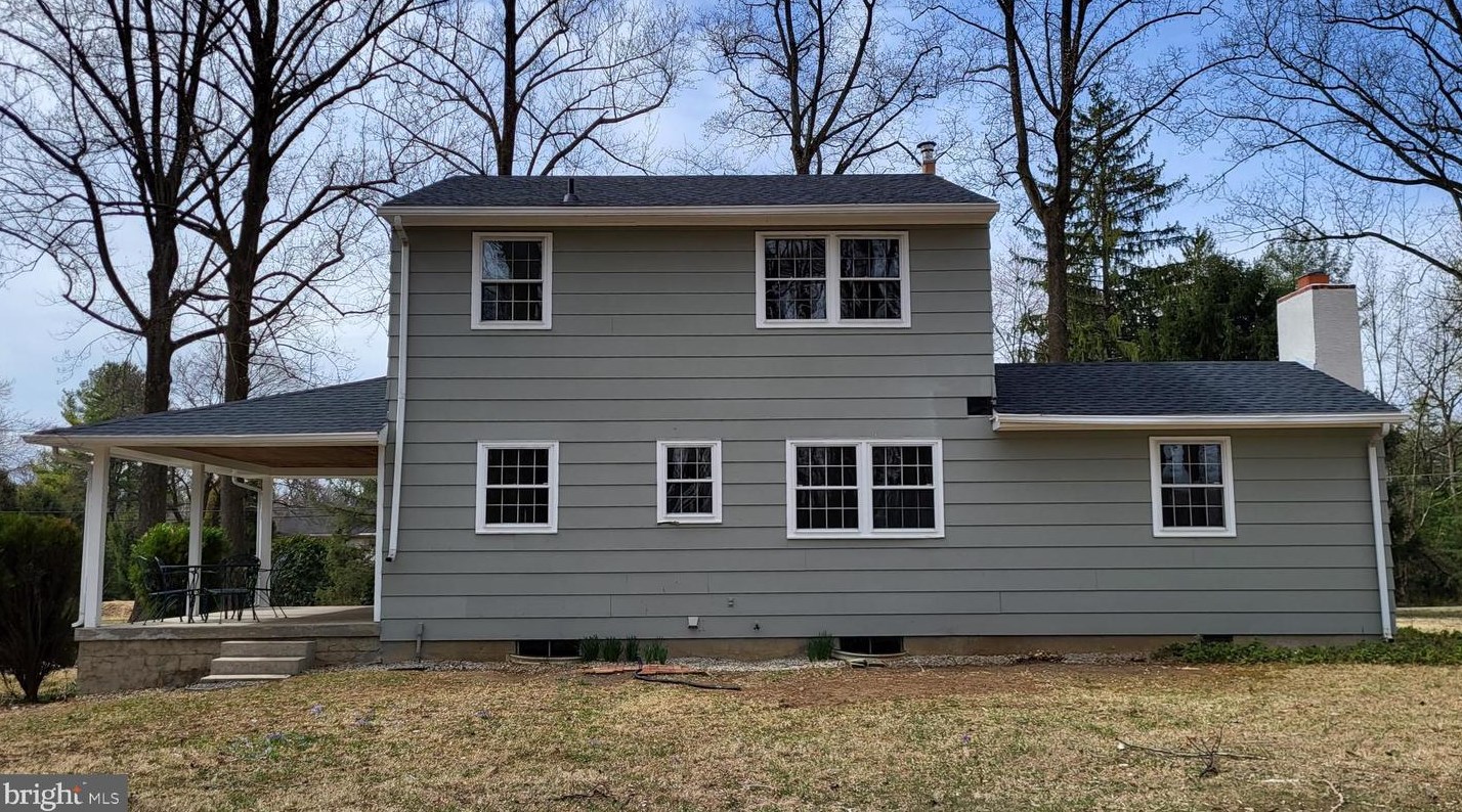 1061 Forest Ln, Glen Mills, PA 19342