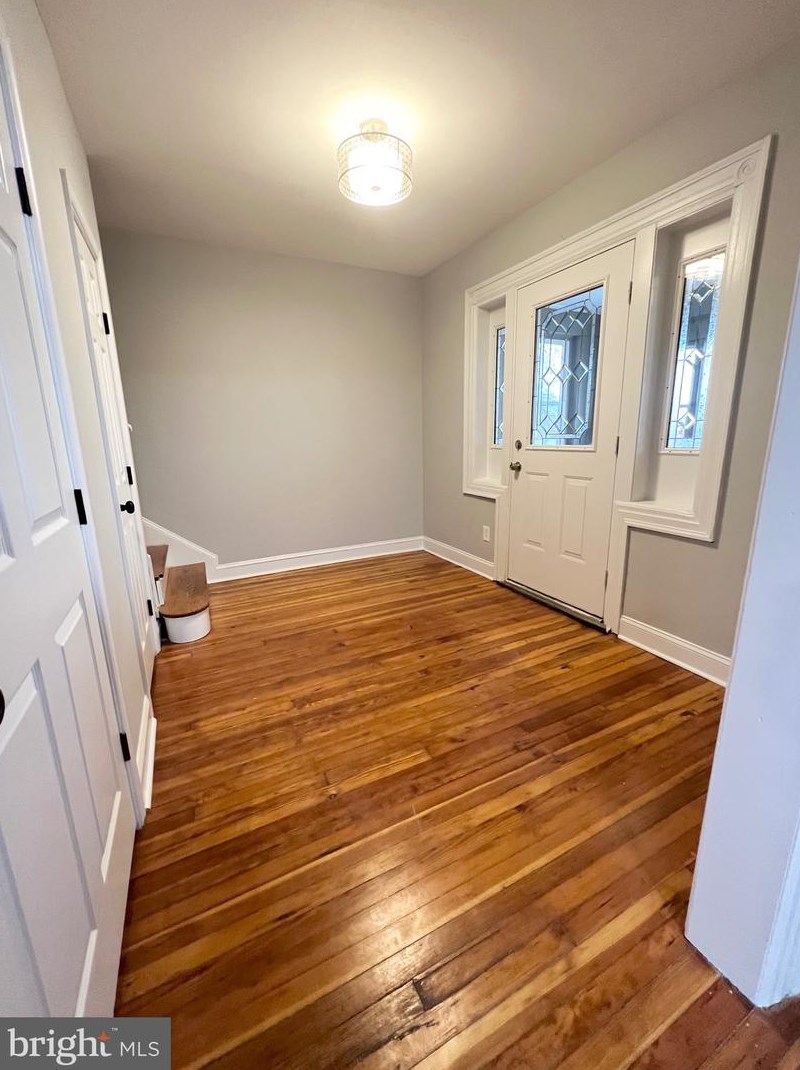 11 Plaza St, Boothwyn, PA 19061