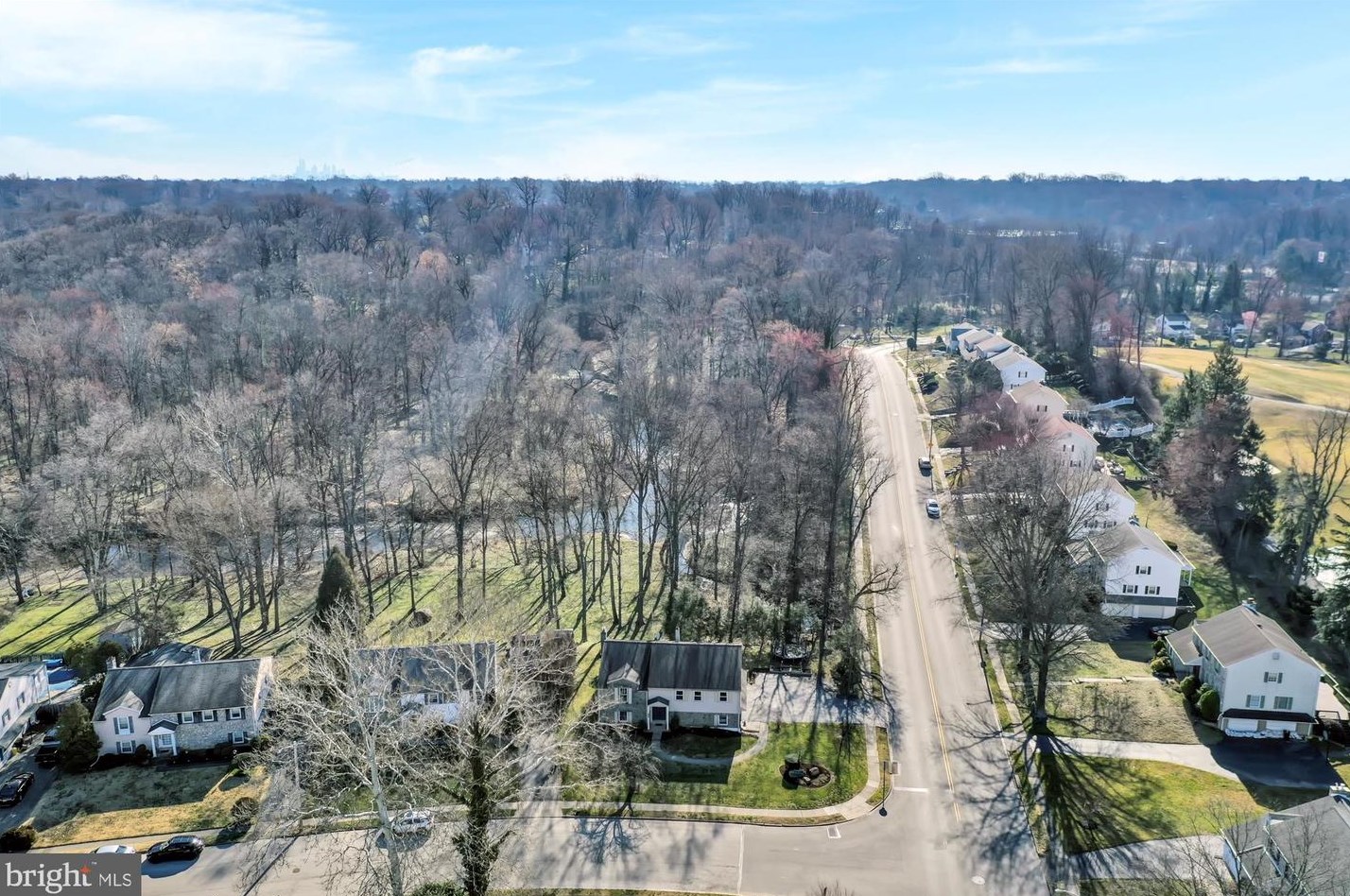 407 Doe Run Ln, Coal Township, PA 19064