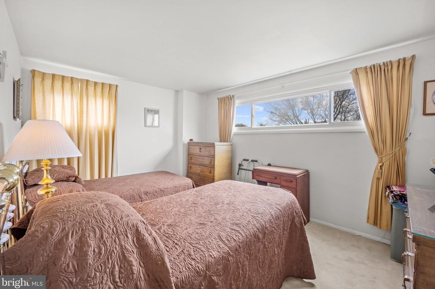 2127 Lee Ln, Chester PA  19014-2213 exterior