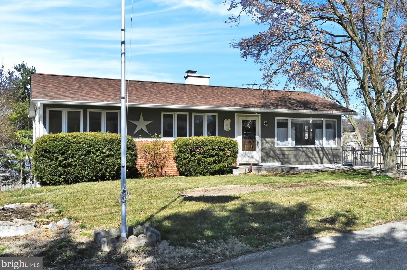 110 Hickory Ln, Newtown Square, PA 19073