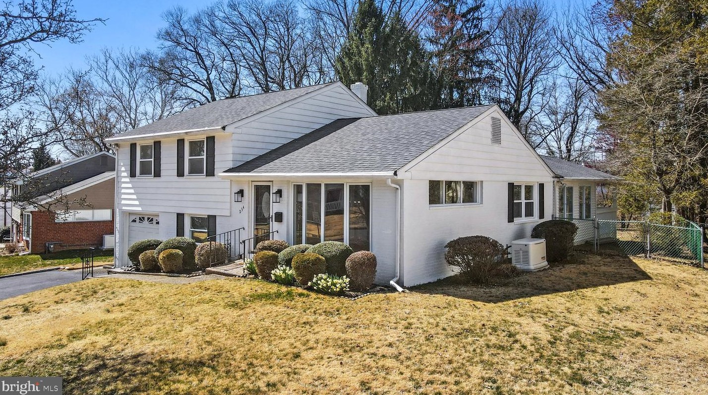 234 Lewis Rd, Coal Township, PA 19064