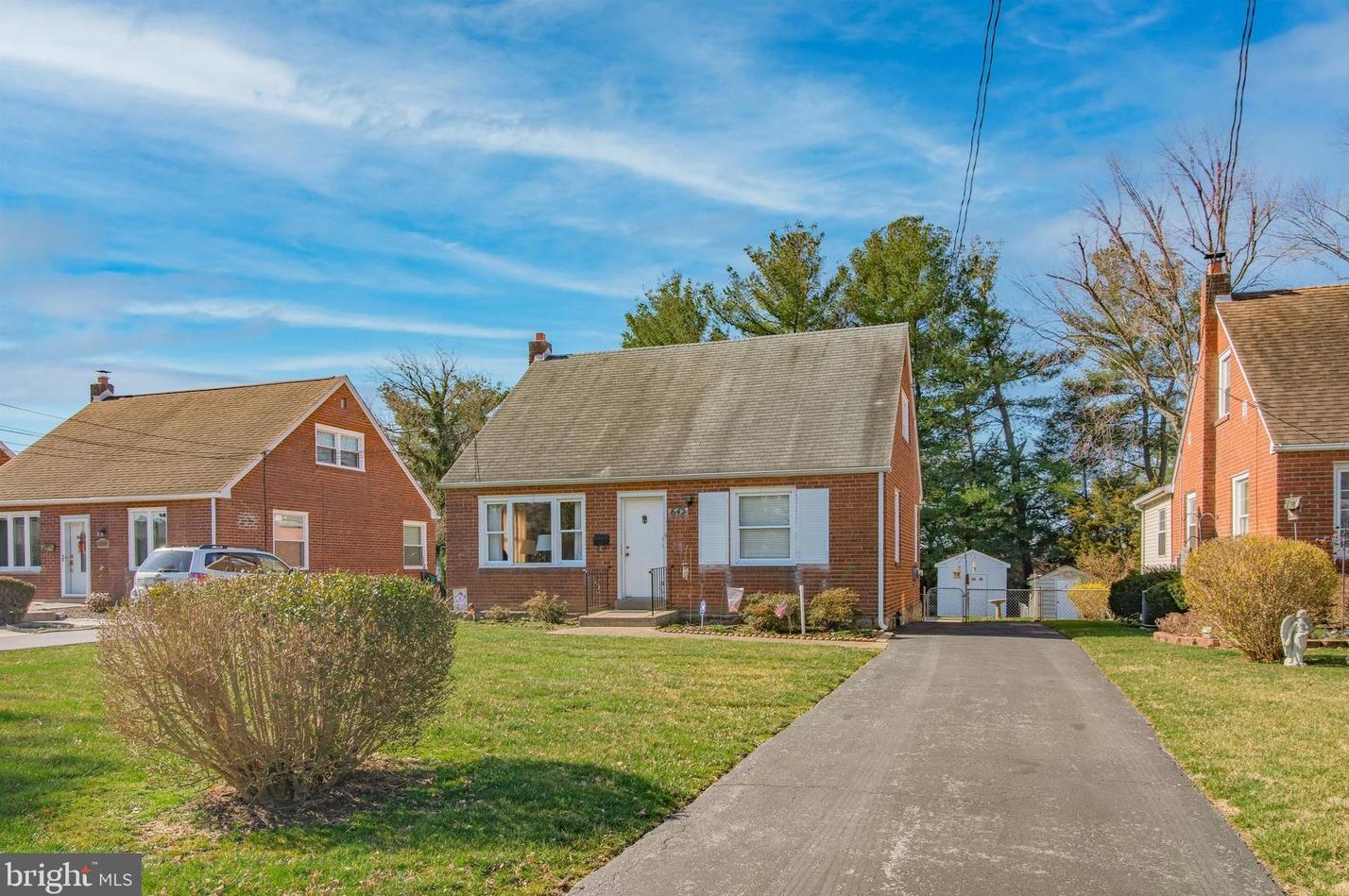 642 E Leamy Ave, Coal Township, PA 19064