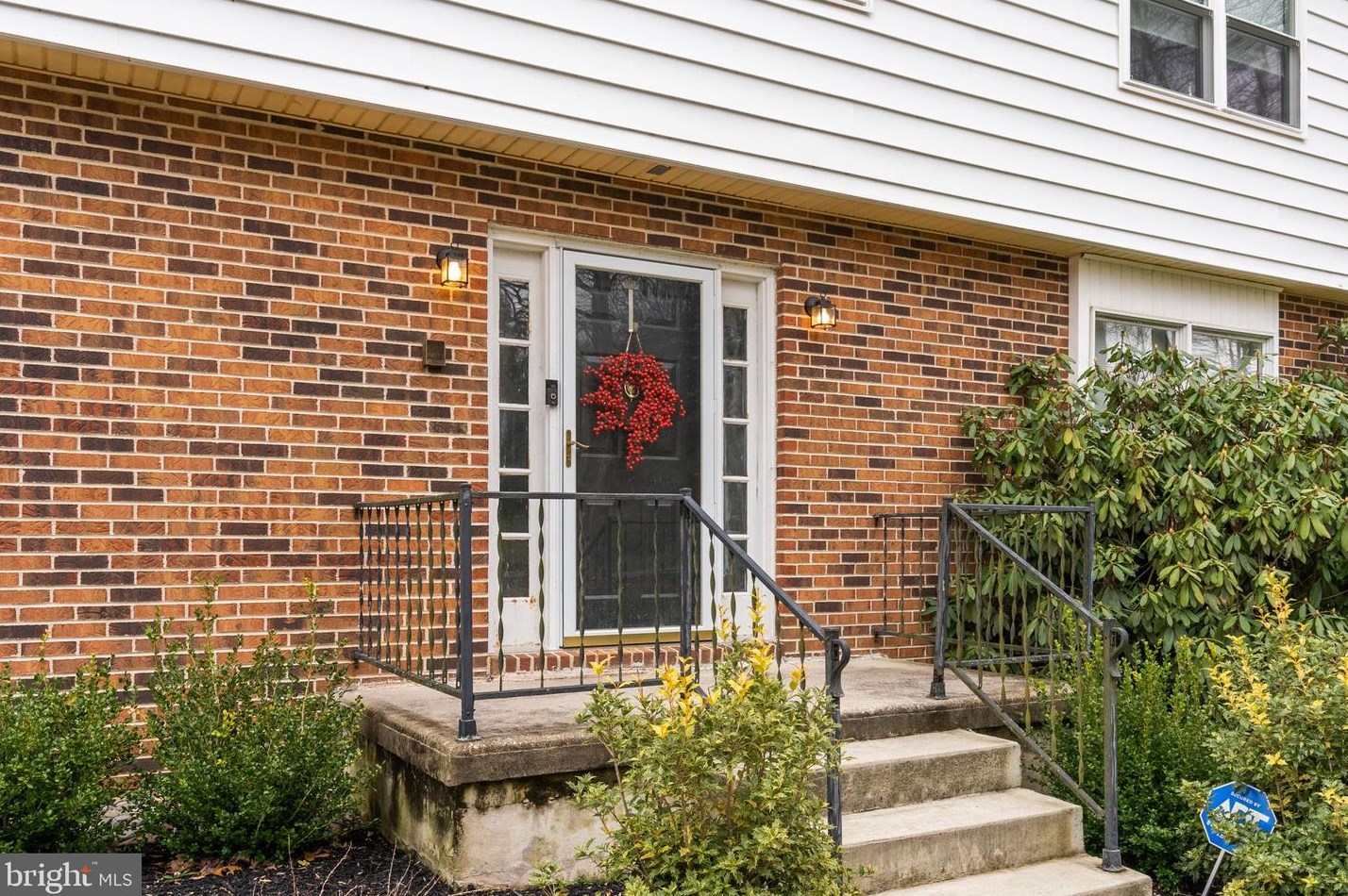 176 Sunset View Dr, Glen Mills, PA 19342