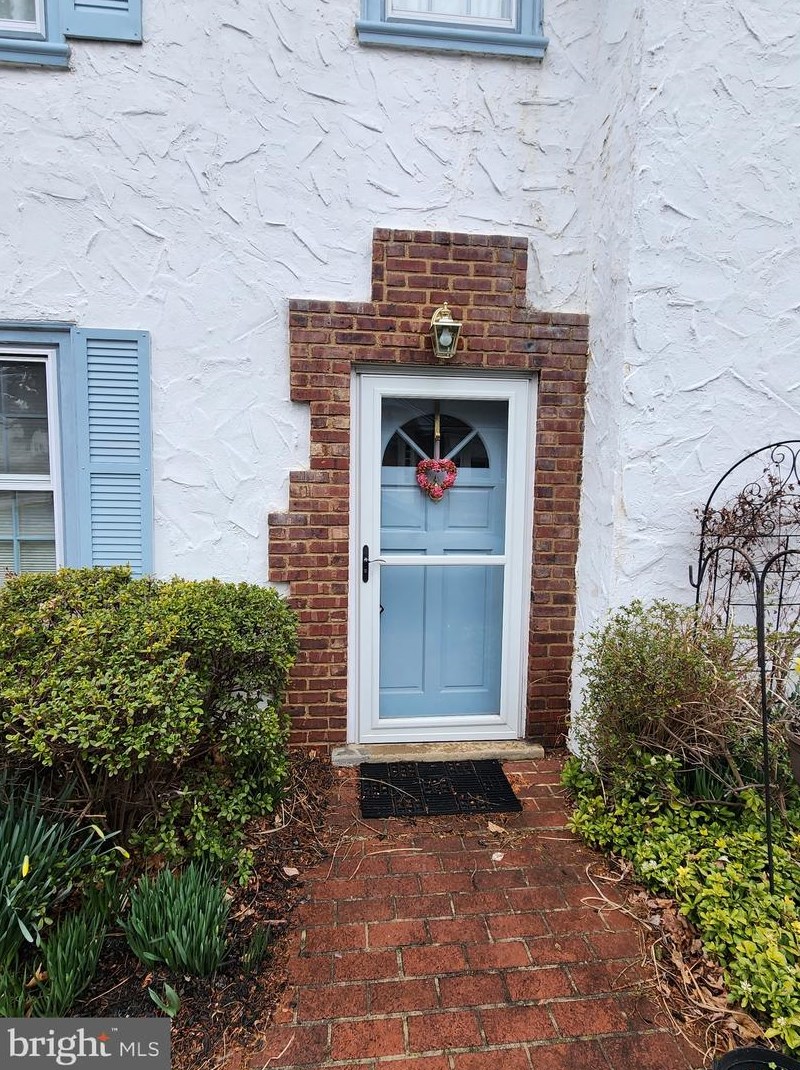 463 Irvington Rd, Oakview, PA 19026