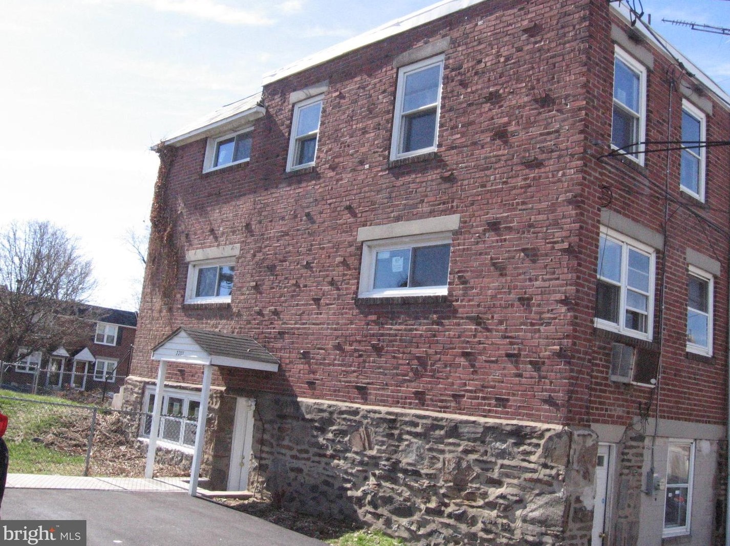 2201 Windsor Ave, Oakview, PA 19026