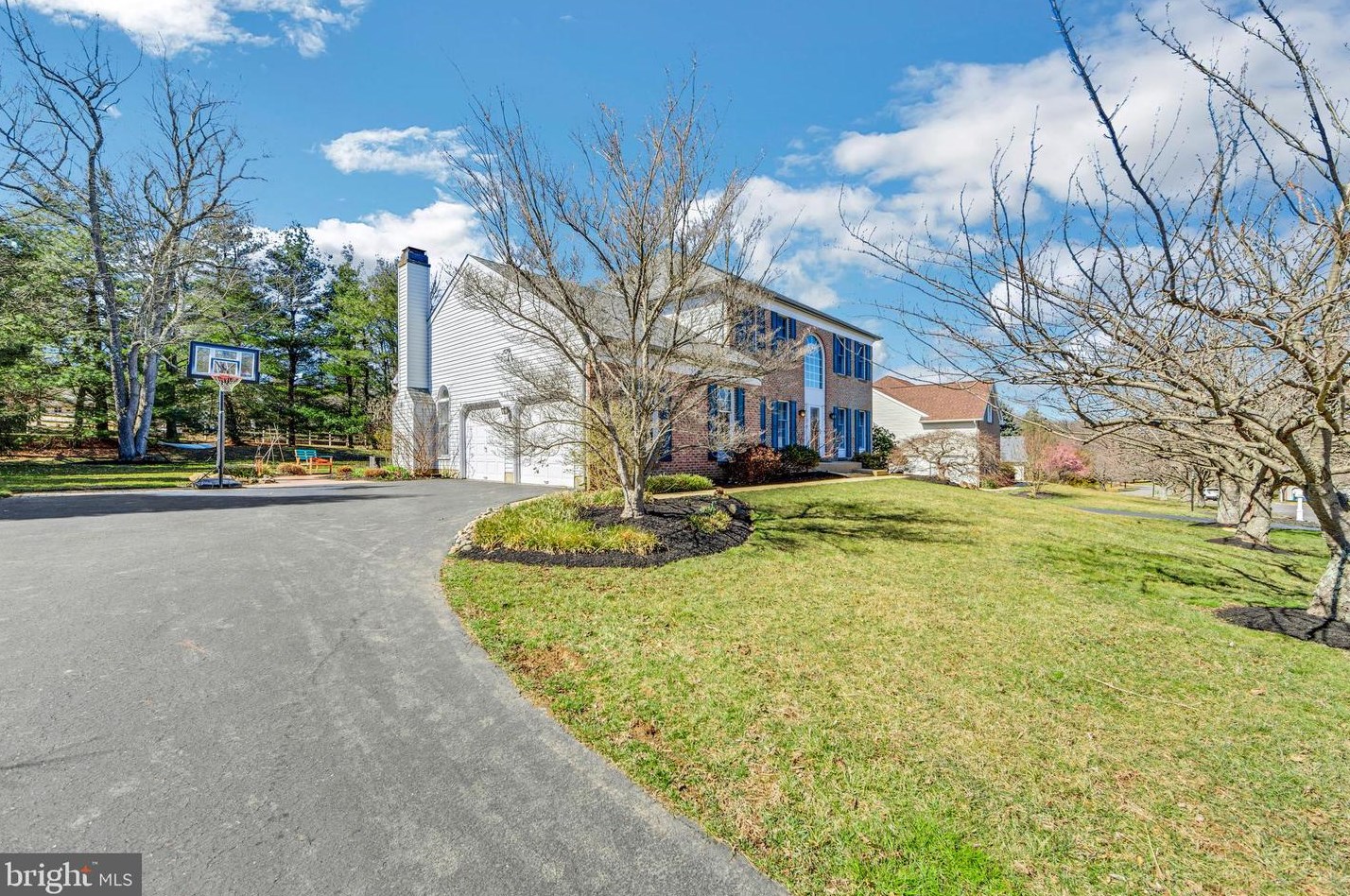 4 Dylan Ct, Glen Mills, PA 19342