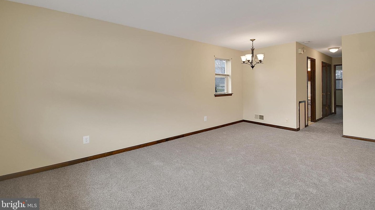 602 Country Ln, Rutledge, PA 19070
