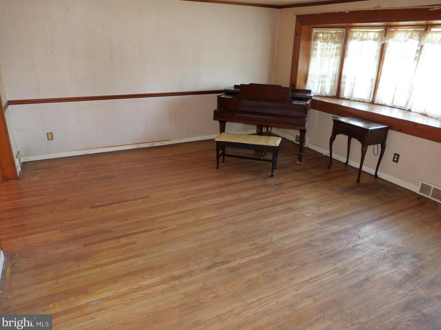 2404 Hillcrest Rd, Oakview, PA 19026