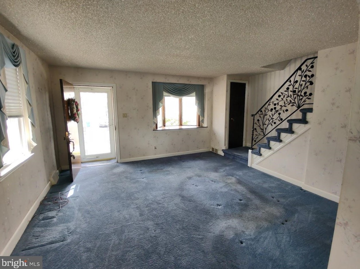 3960 Stratford Rd, Oakview, PA 19026