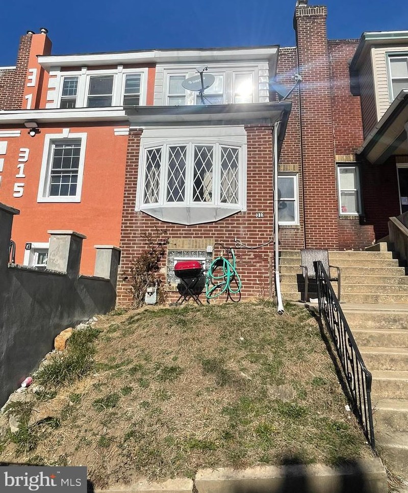 313 Avon Rd, Upper Darby, PA 19082-3809