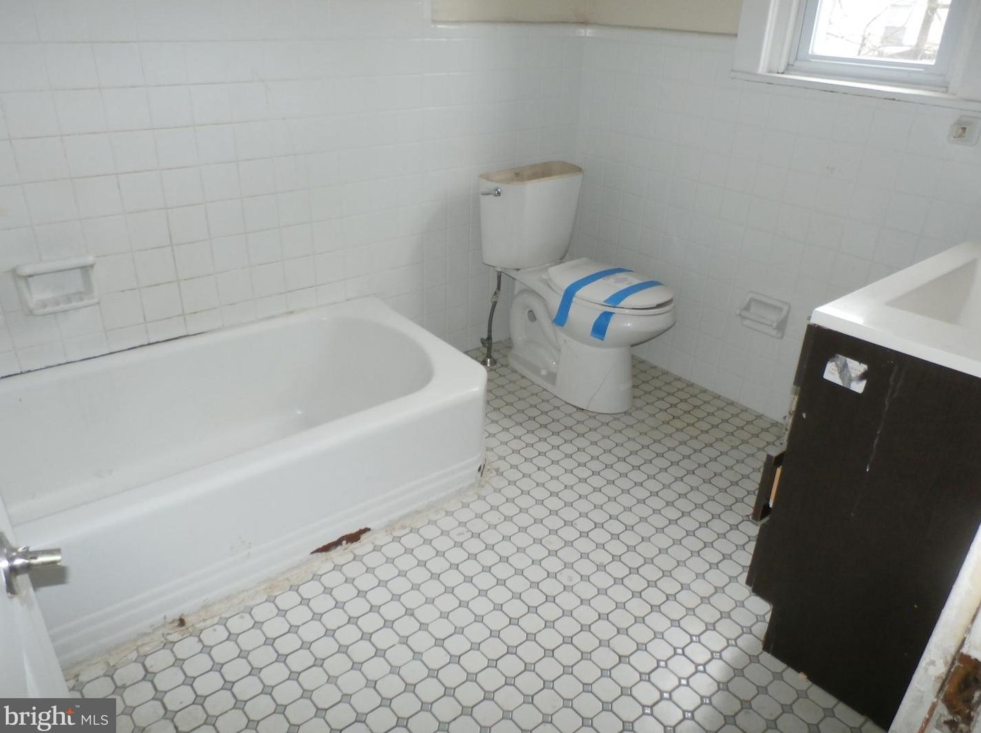 23 Mowry St, Chester PA  19013-5021 exterior