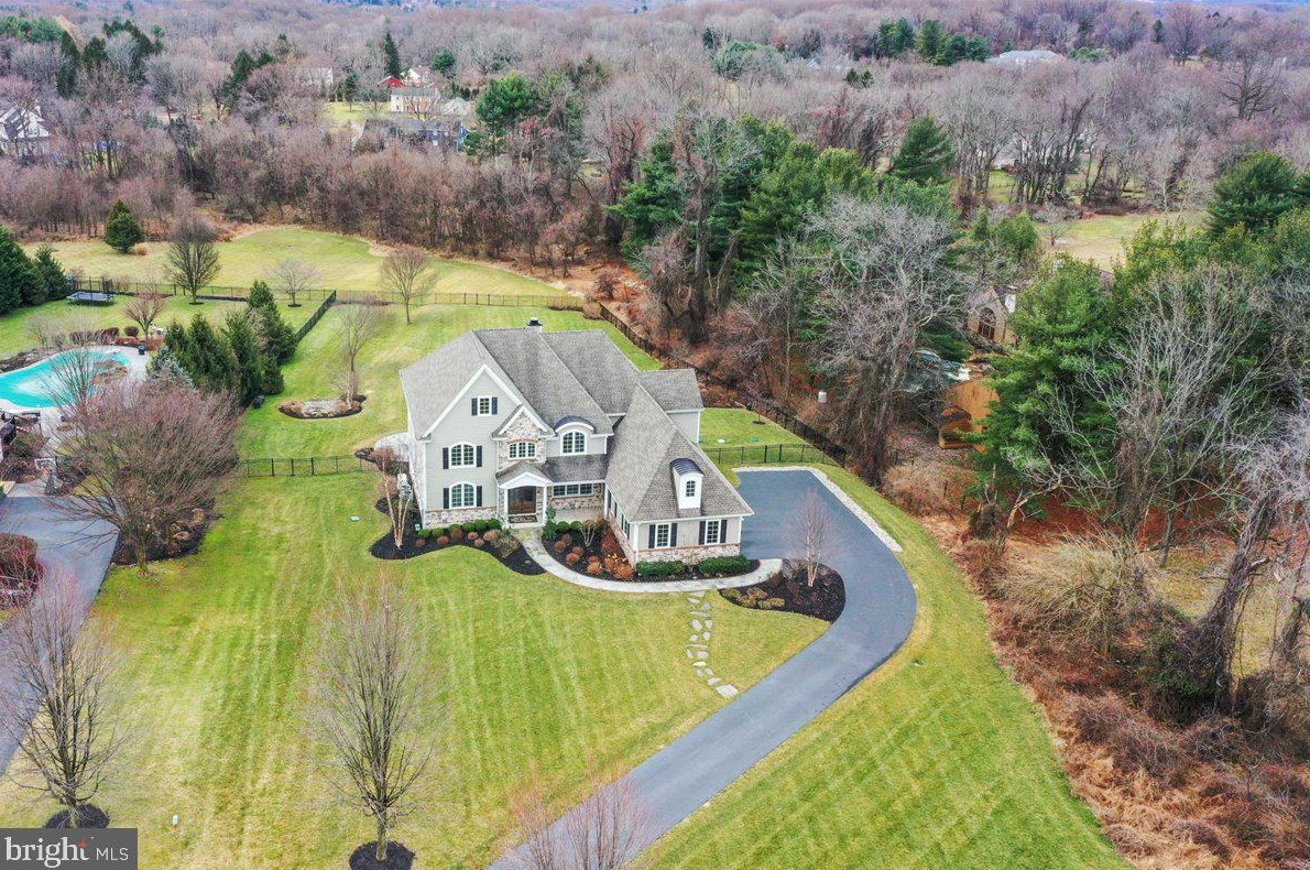 5 Carnation Ln, West Chester, PA 19382