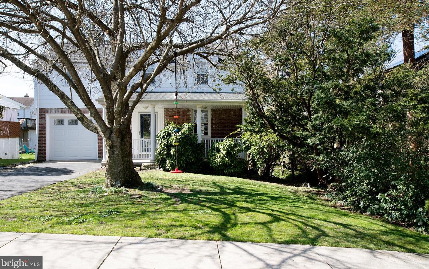 111 W Grays Ave, Manor, PA 19036