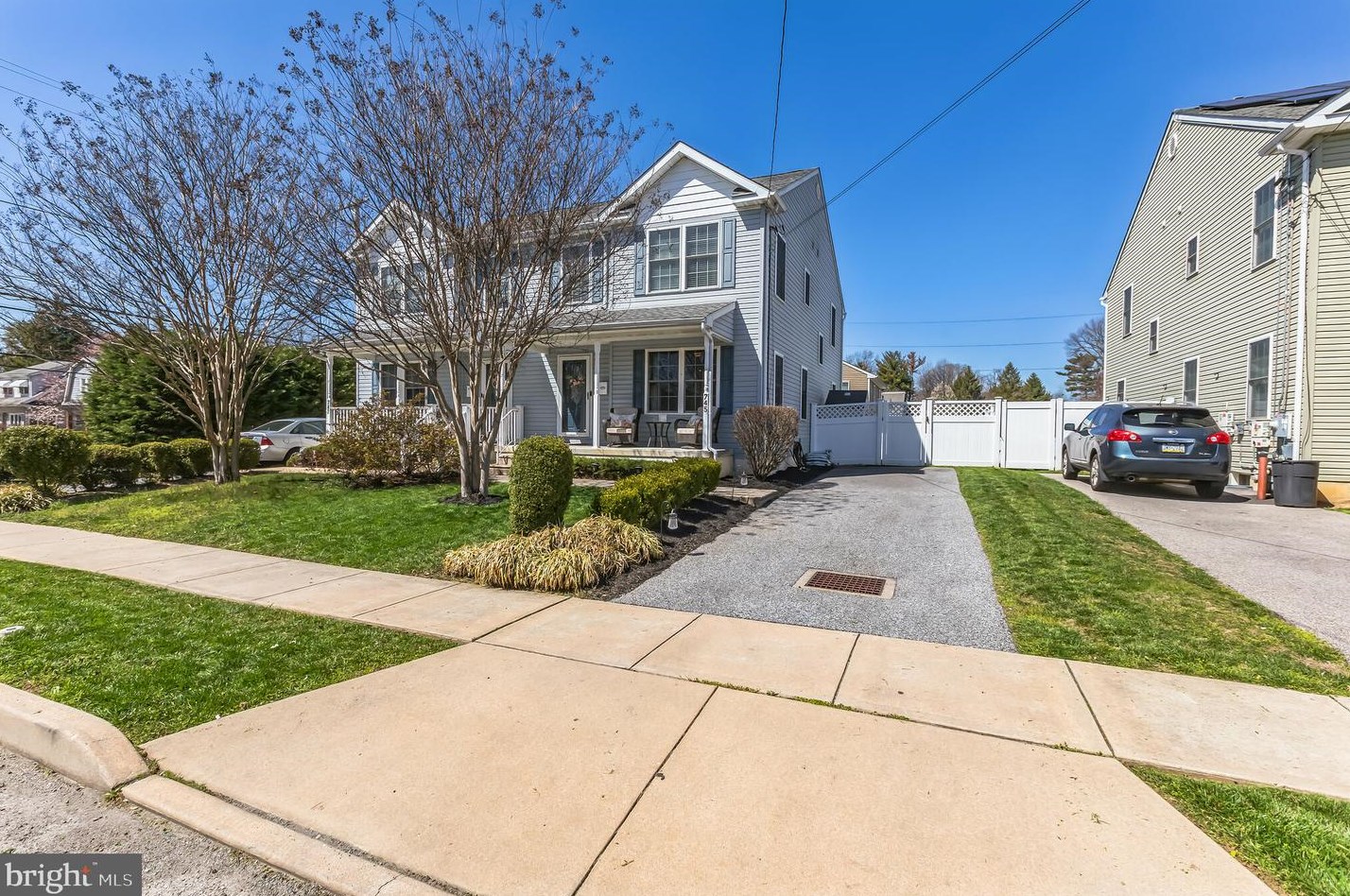 745 16th Ave, Prospect Park, PA 19076-1007