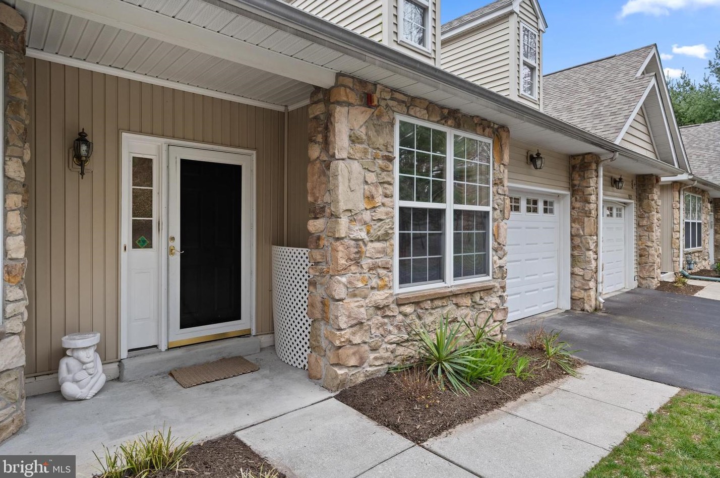 1225 Hogan Green, Coal Township, PA 19064