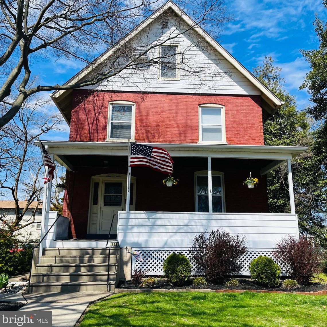 909 10th Ave, Prospect Park, PA 19076