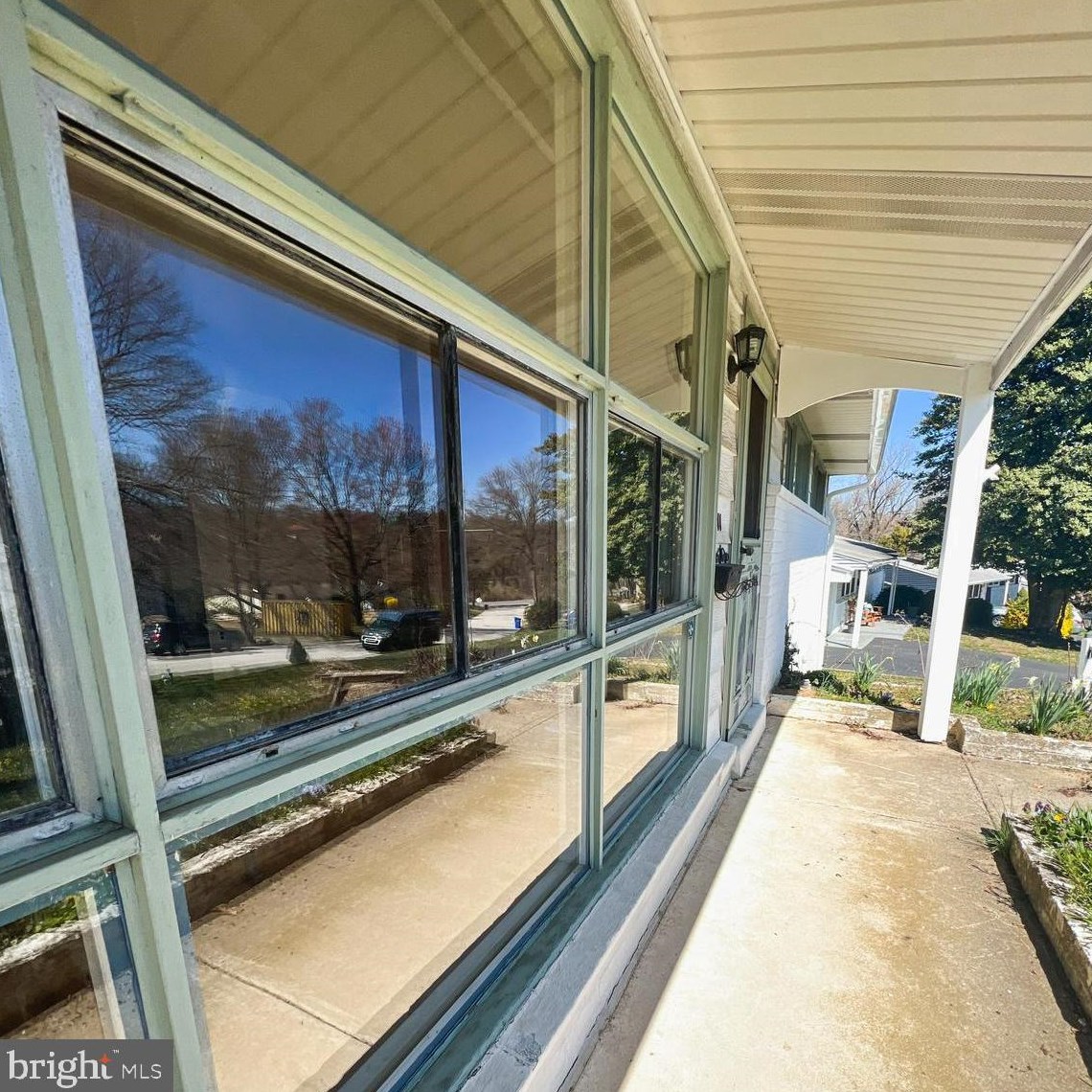 11 Greenbriar Ln, Newtown Square, PA 19073