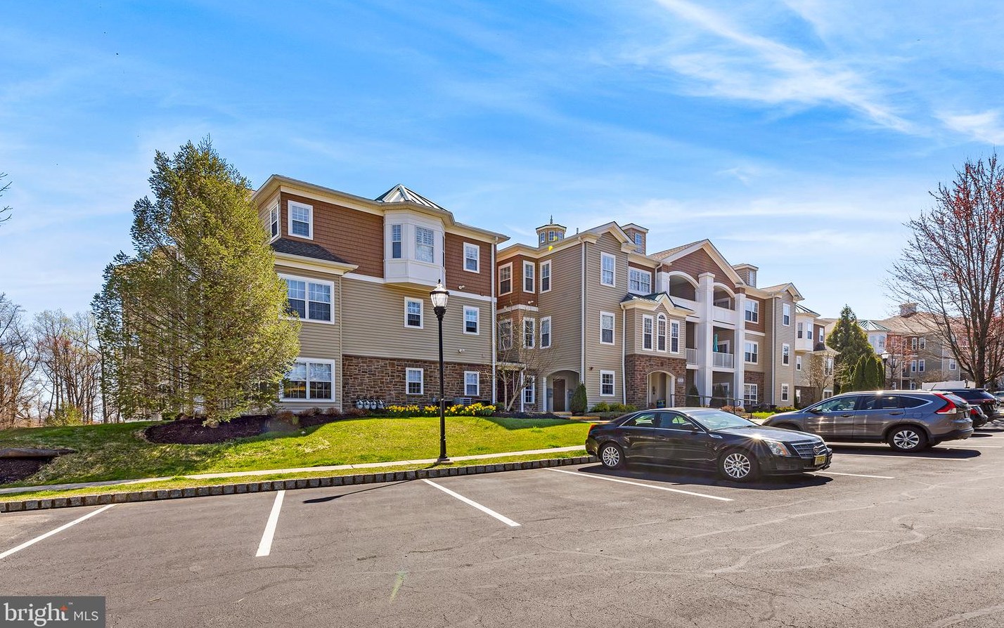 6000 Village Way #6202, Boothwyn, PA 19061