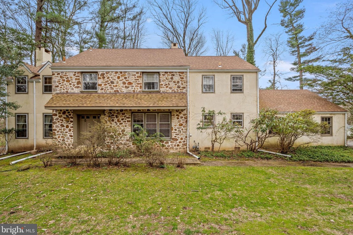 657 Lakeview Cir, Newtown Square, PA 19073