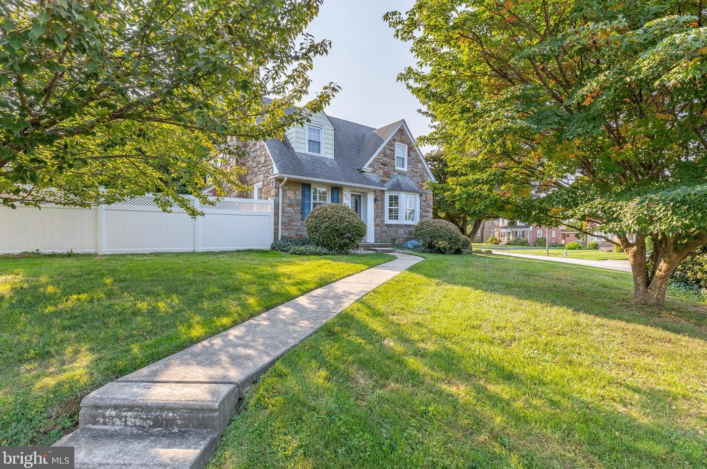 661 Andrew Rd, Coal Township, PA 19064