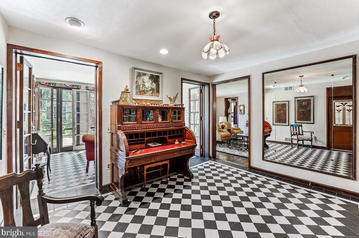 244 Ogden Ave, Swarthmore, PA 19081-1215