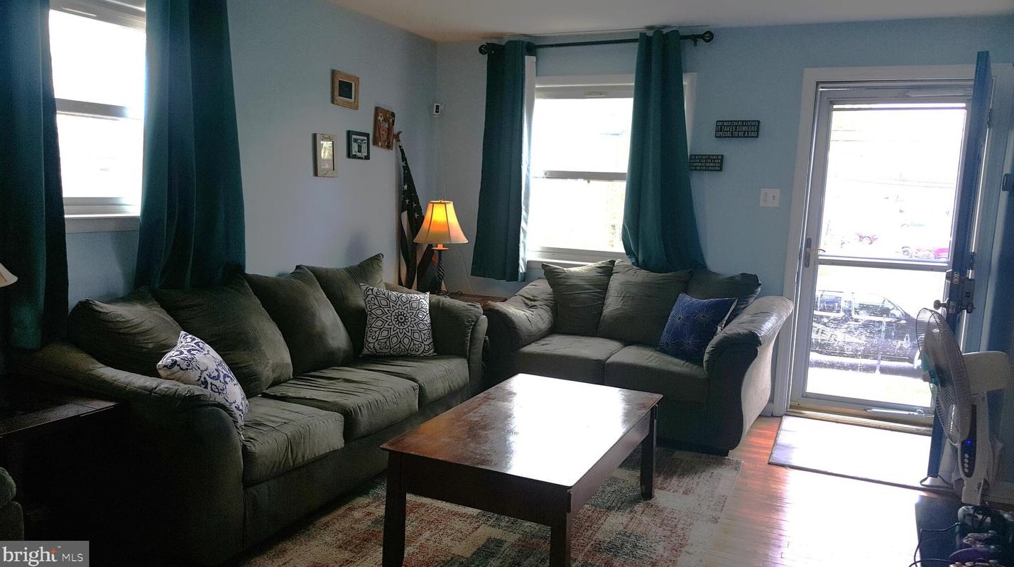 638 W Ashland Ave, Manor, PA 19036
