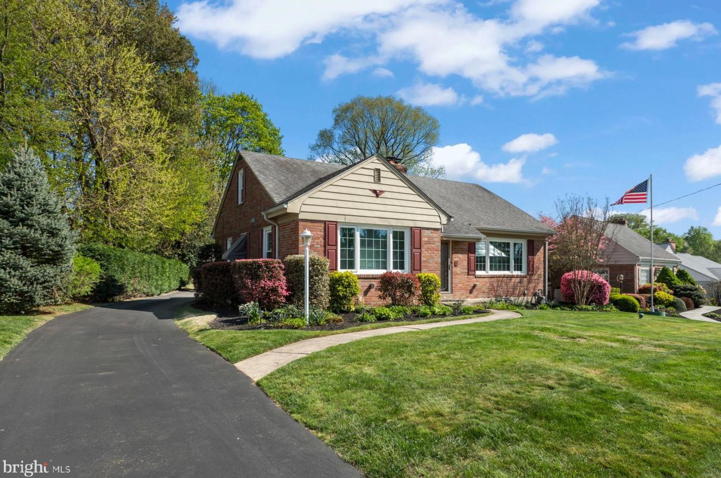 9 Duncan Ln, Coal Township, PA 19064