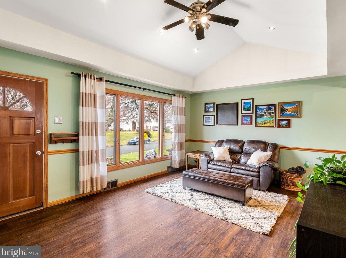 2245 E Helms Manor, Boothwyn, PA 19061