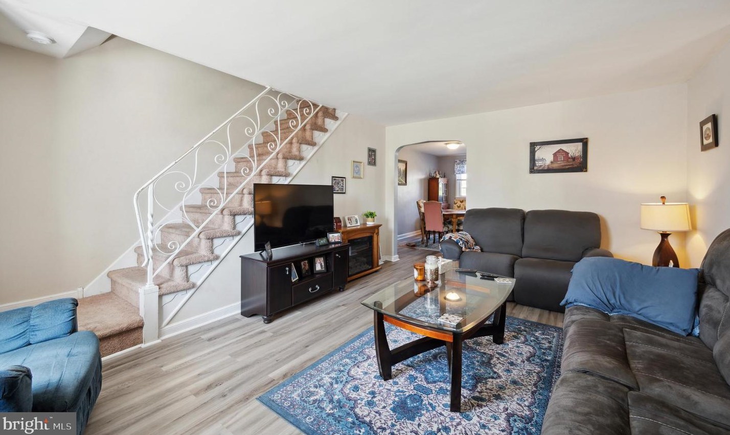 1083 N Academy Ave, Manor, PA 19036