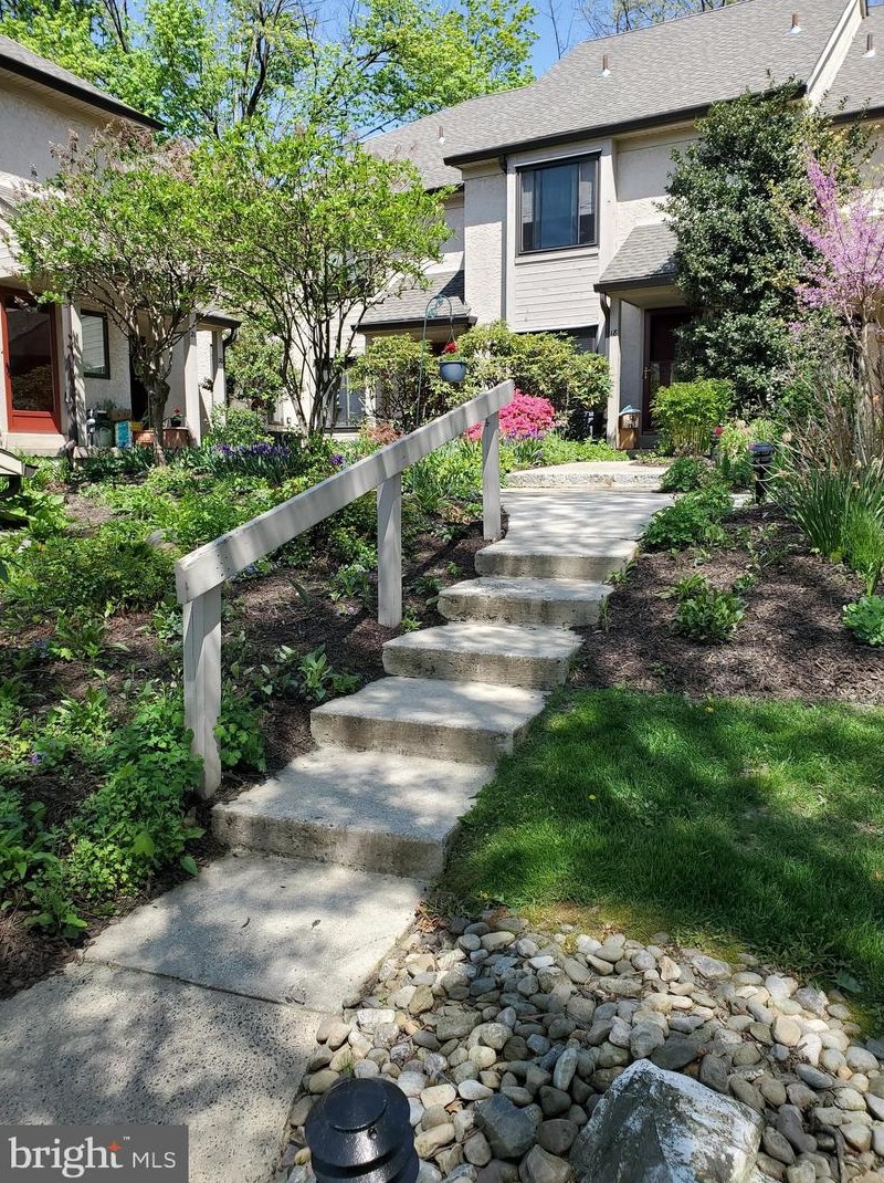20 Oakmont Pl, Media, PA 19063