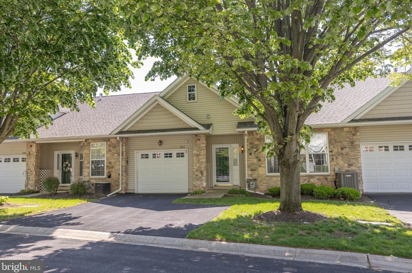 1587 Palmer Dr, Coal Township, PA 19064